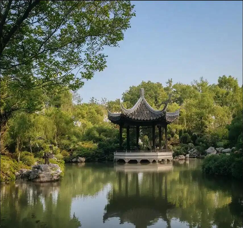 东营半芹餐饮有限公司